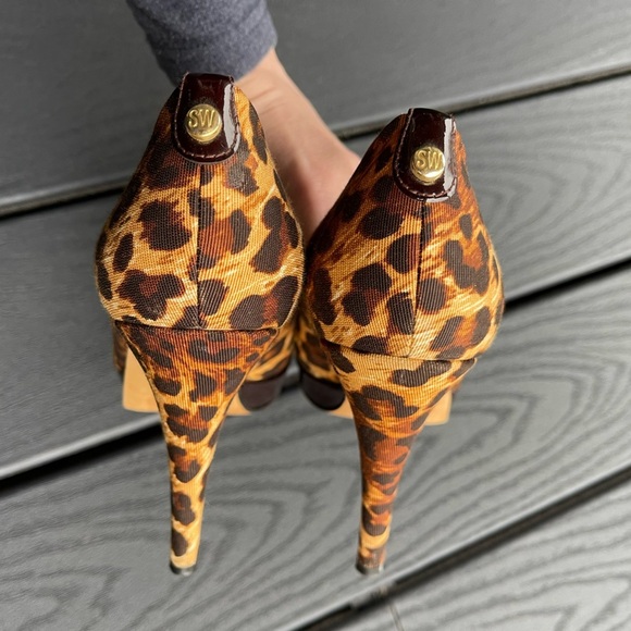 Stuart Weitzman Leopard Print Platform Peep-toe Pump Heels size 8.5 - Picture 3 of 7